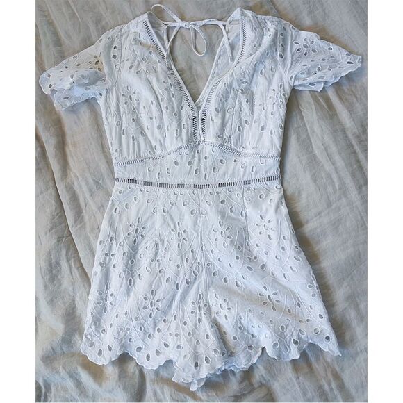 Abercrombie & Fitch White Eyelet Tie-Back Romper - Picture 4 of 11